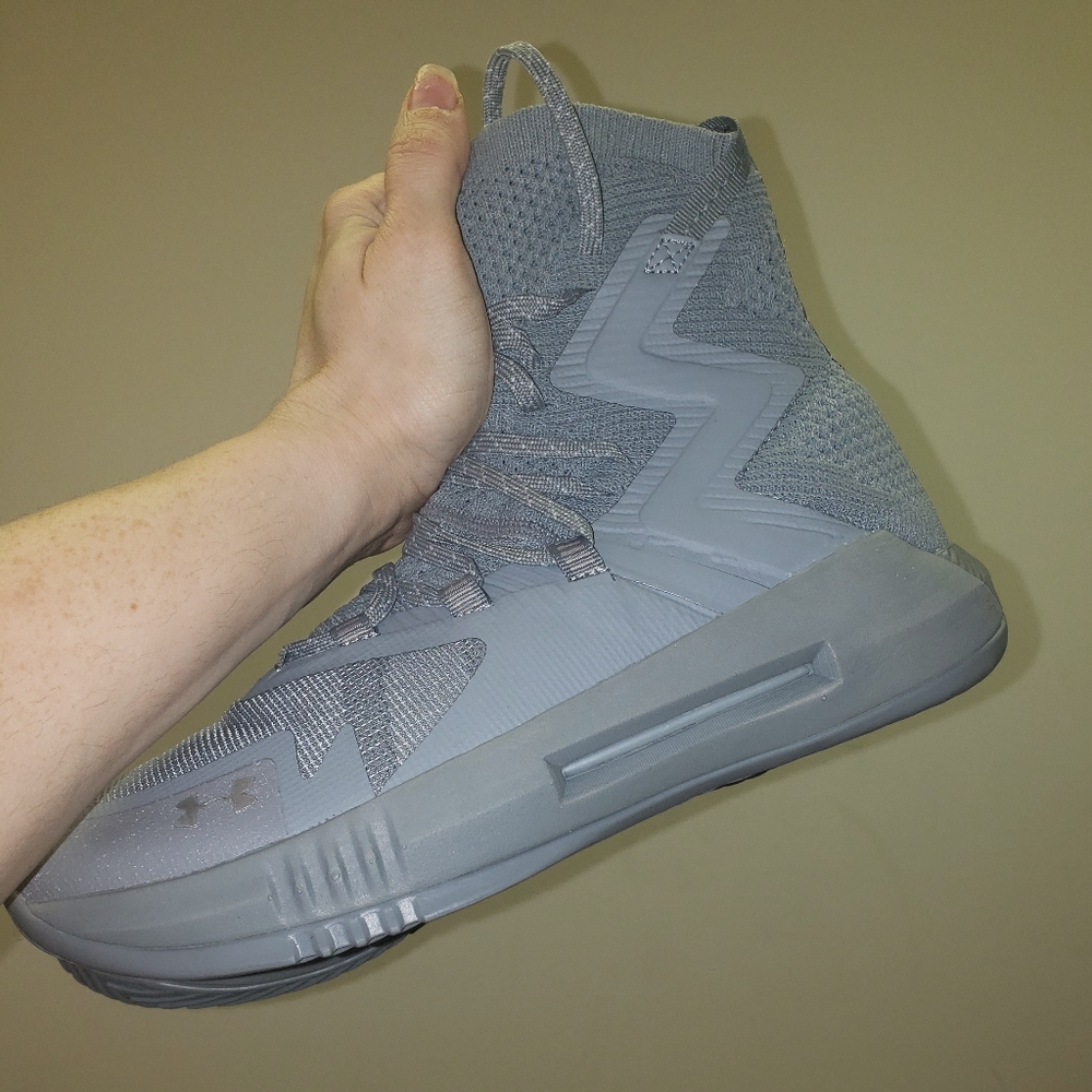 BLACK Women's UA Highlight Volleyball Shoes 9 9.5 10.5 - Picture 8 of 9